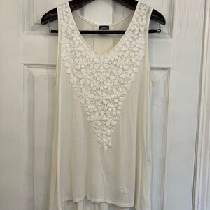White Flowy Tank‎ Sz Med Calstyle Floral Crochet Front Sleeveless Shirt